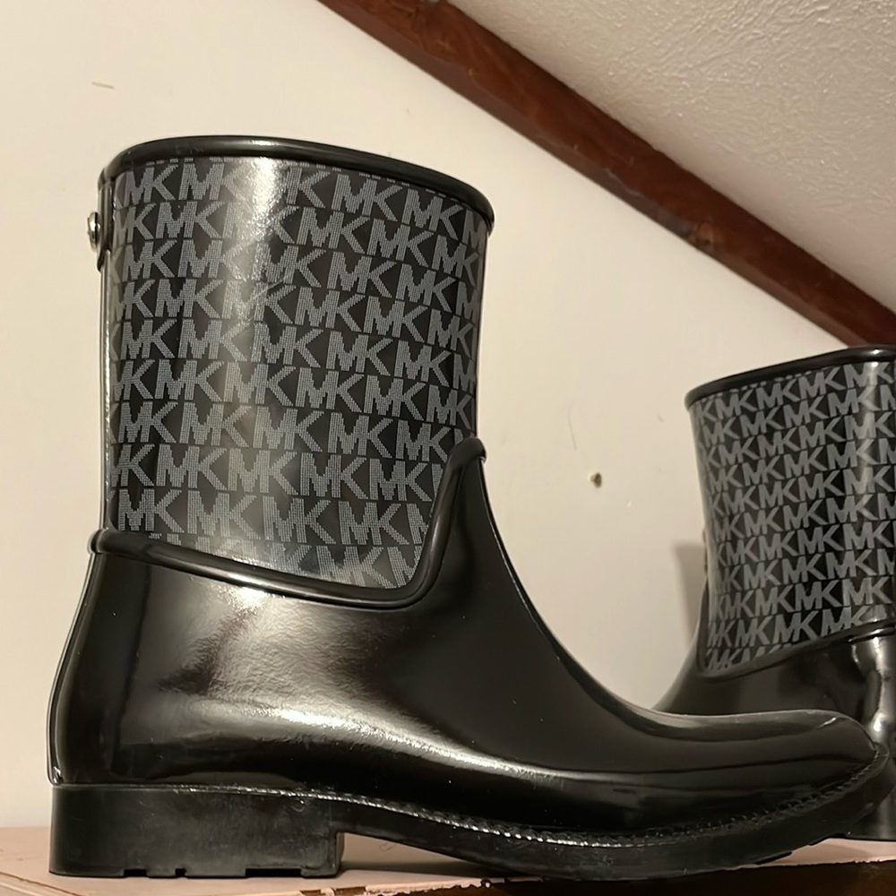 COPY - Michael Kors Monogram Rain boots 
size 9 like new